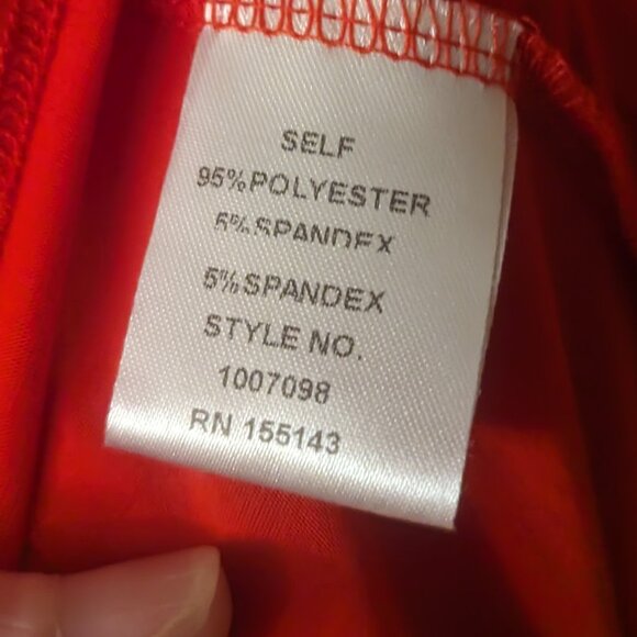 Blush Mark Size Medium Red Cropped Tee Tie-Back - Picture 4 of 13